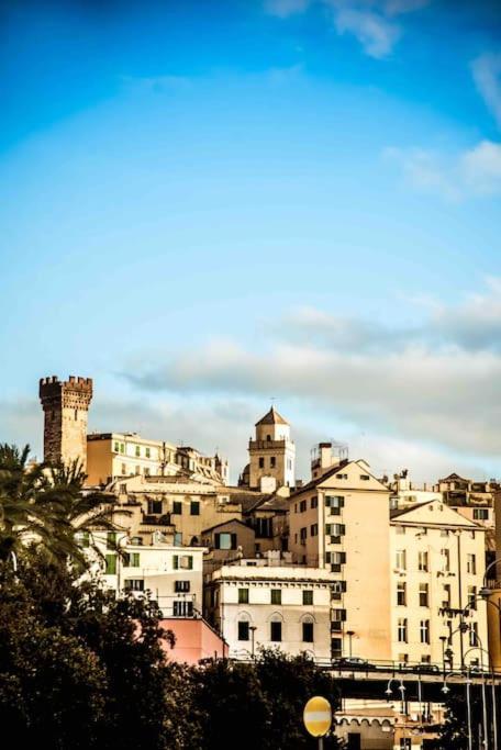 Ferienwohnung La Finestra Sul Cielo Del Porto Antico Di Genova Exterior foto