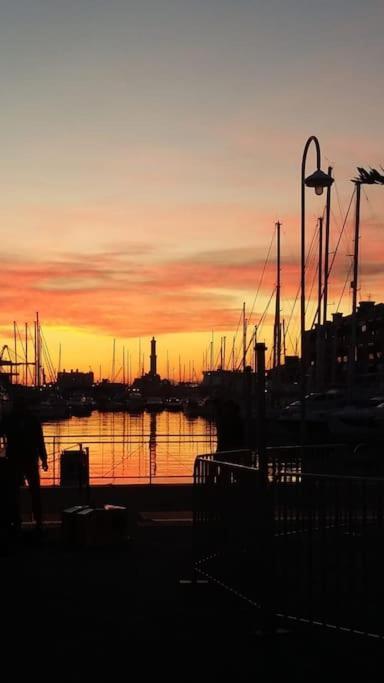 Ferienwohnung La Finestra Sul Cielo Del Porto Antico Di Genova Exterior foto
